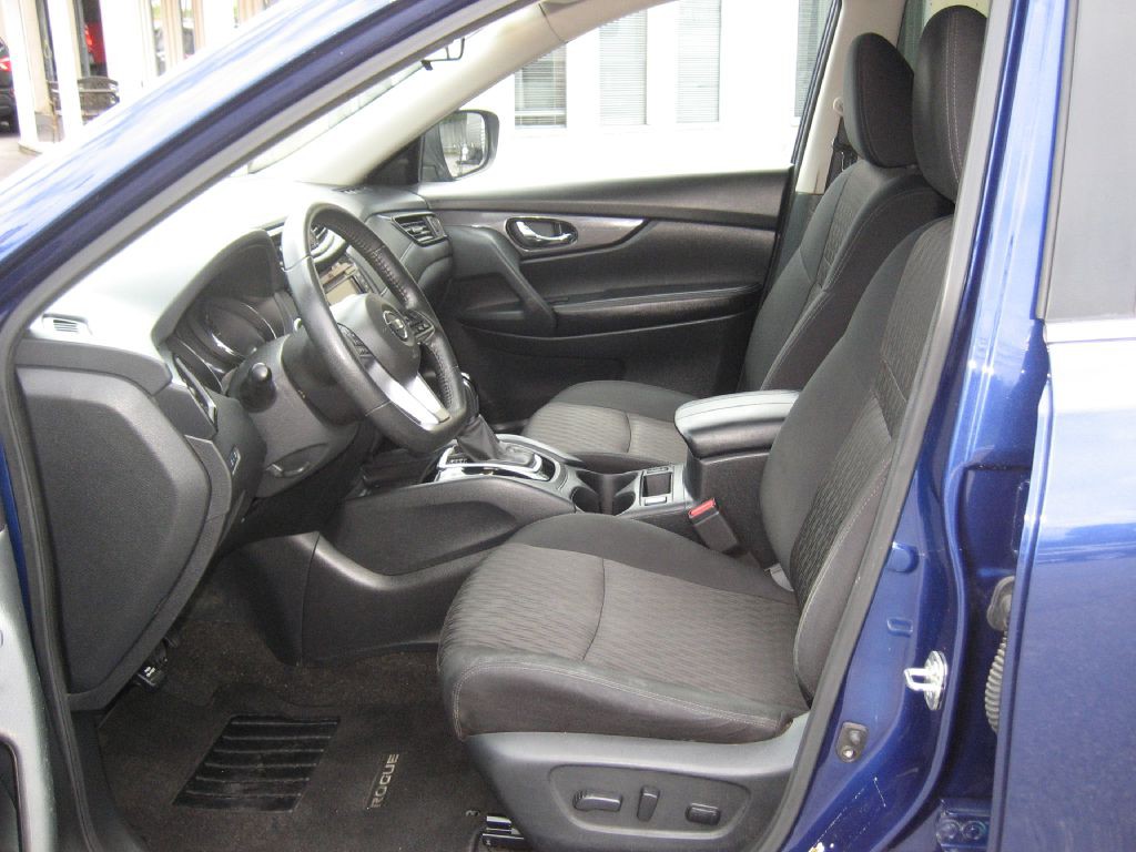 2020 Nissan Rogue Image 6