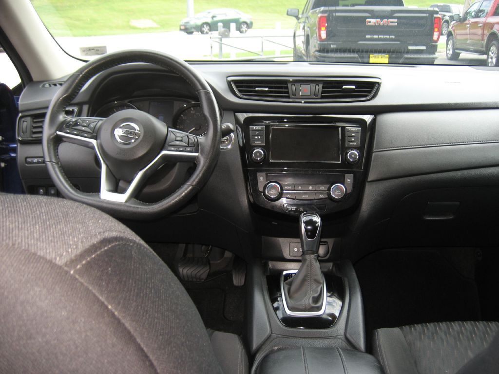 2020 Nissan Rogue Image 8