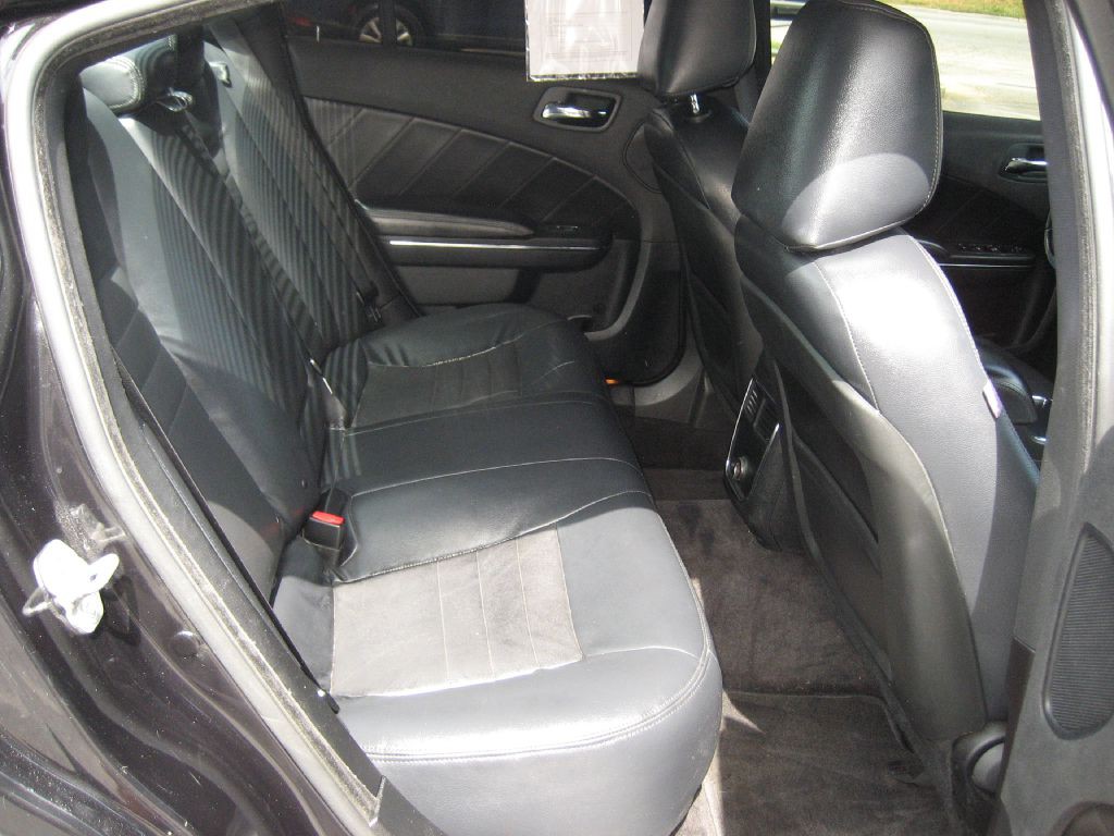 2011 Dodge Charger Image 10