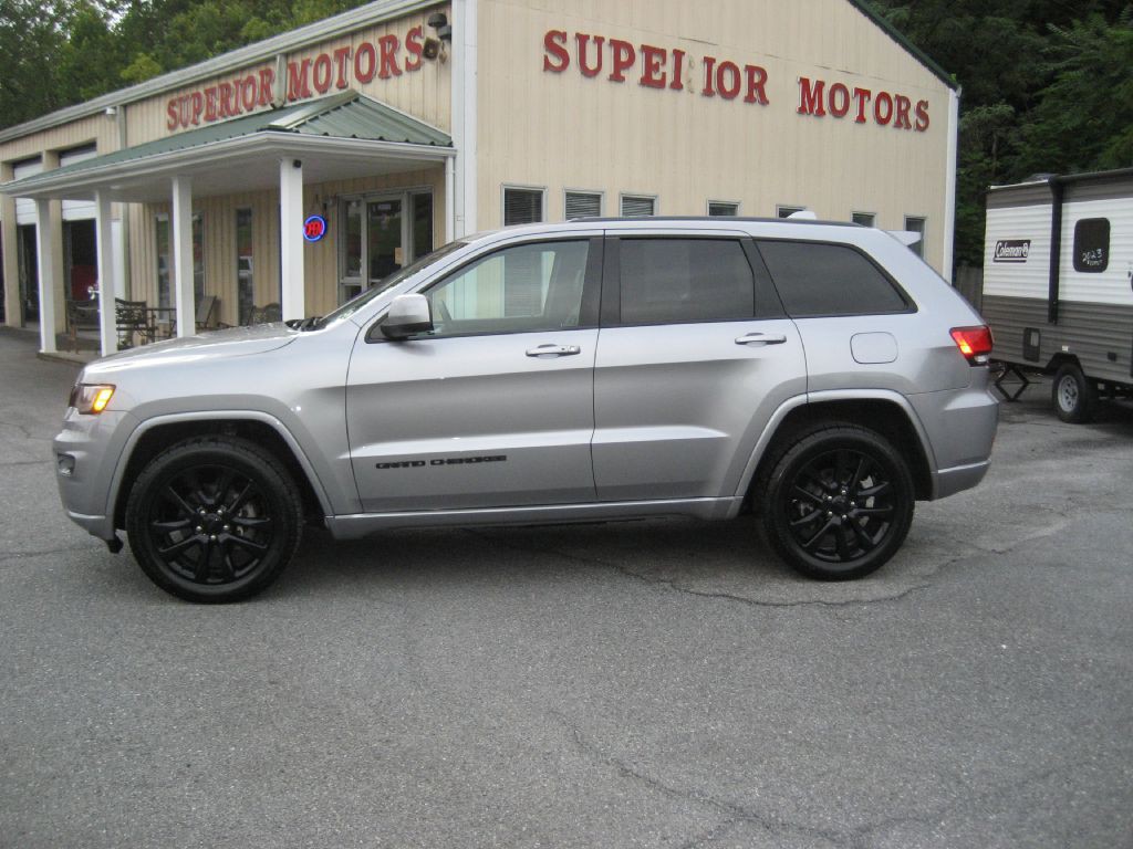2018 Jeep Grand Cherokee Image 2