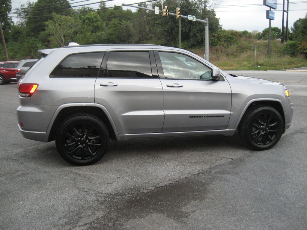 2018 Jeep Grand Cherokee Image 4