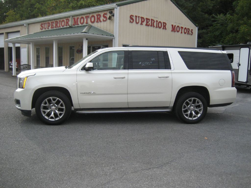 2015 GMC Yukon Image 2