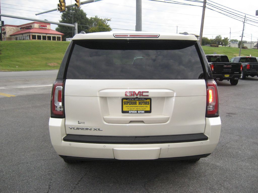 2015 GMC Yukon Image 3