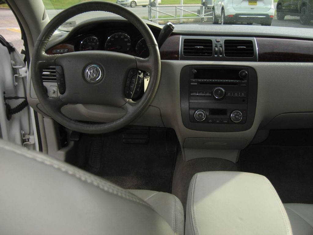 2008 Buick Lucerne Image 8