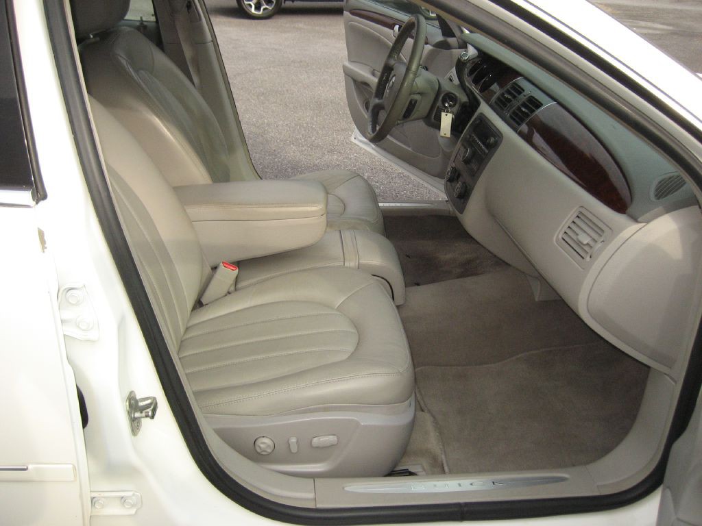 2008 Buick Lucerne Image 10