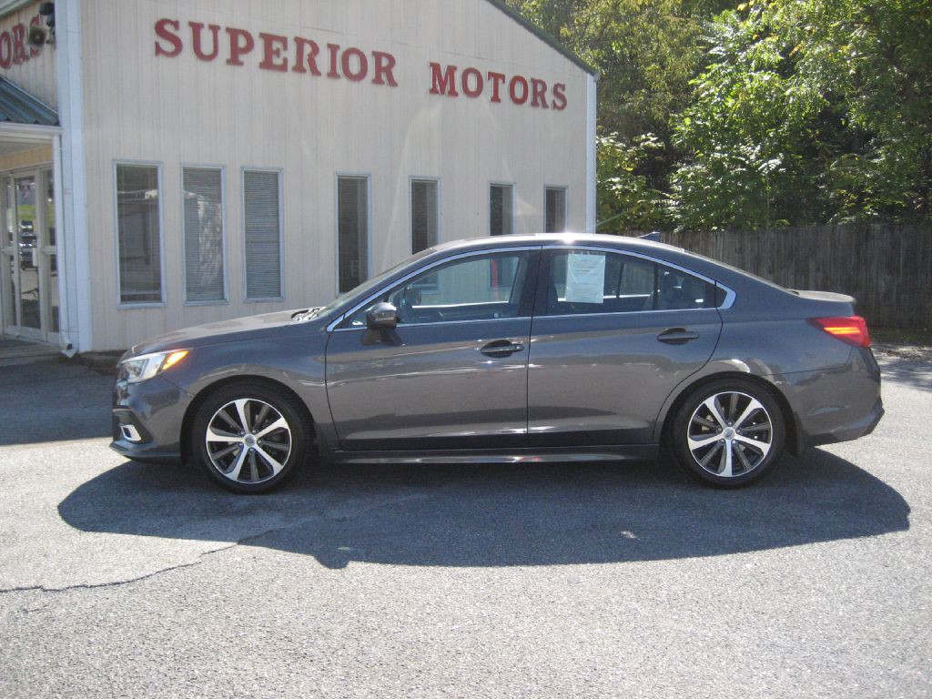 2018 Subaru Legacy Image 1