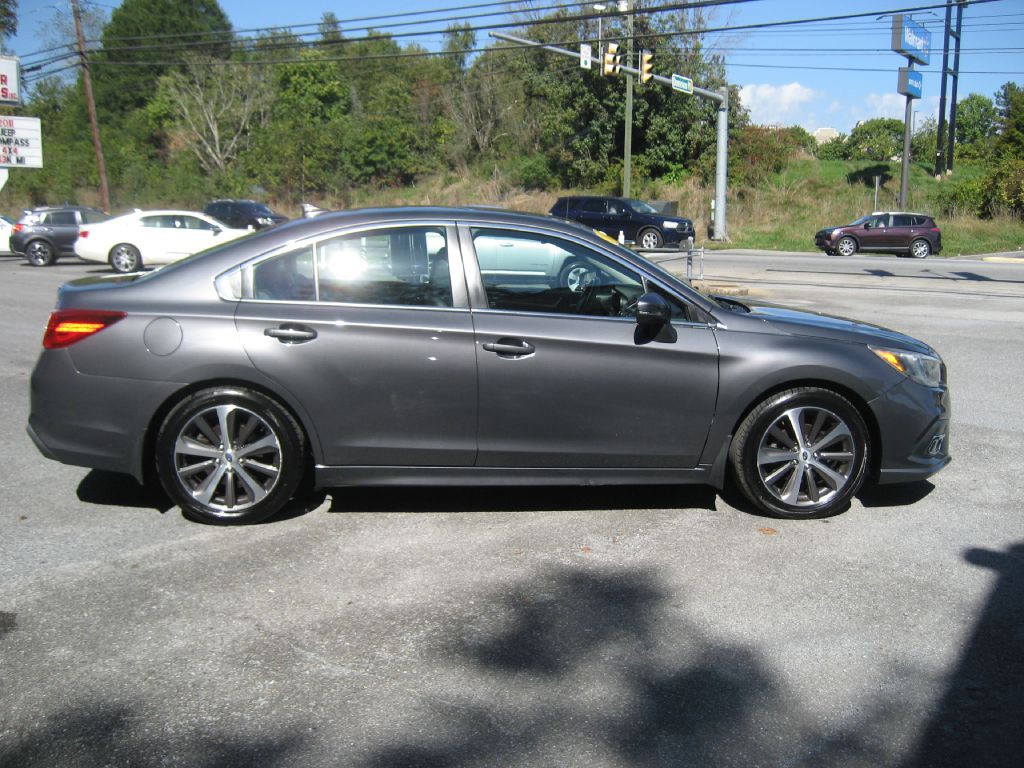 2018 Subaru Legacy Image 3