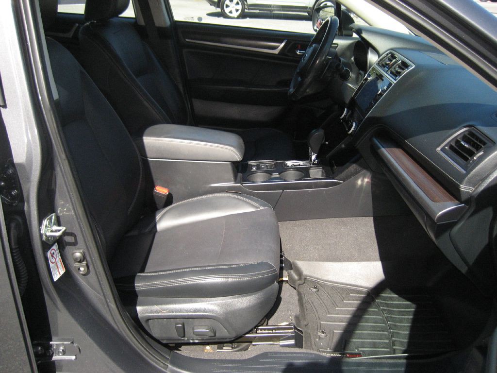 2018 Subaru Legacy Image 8
