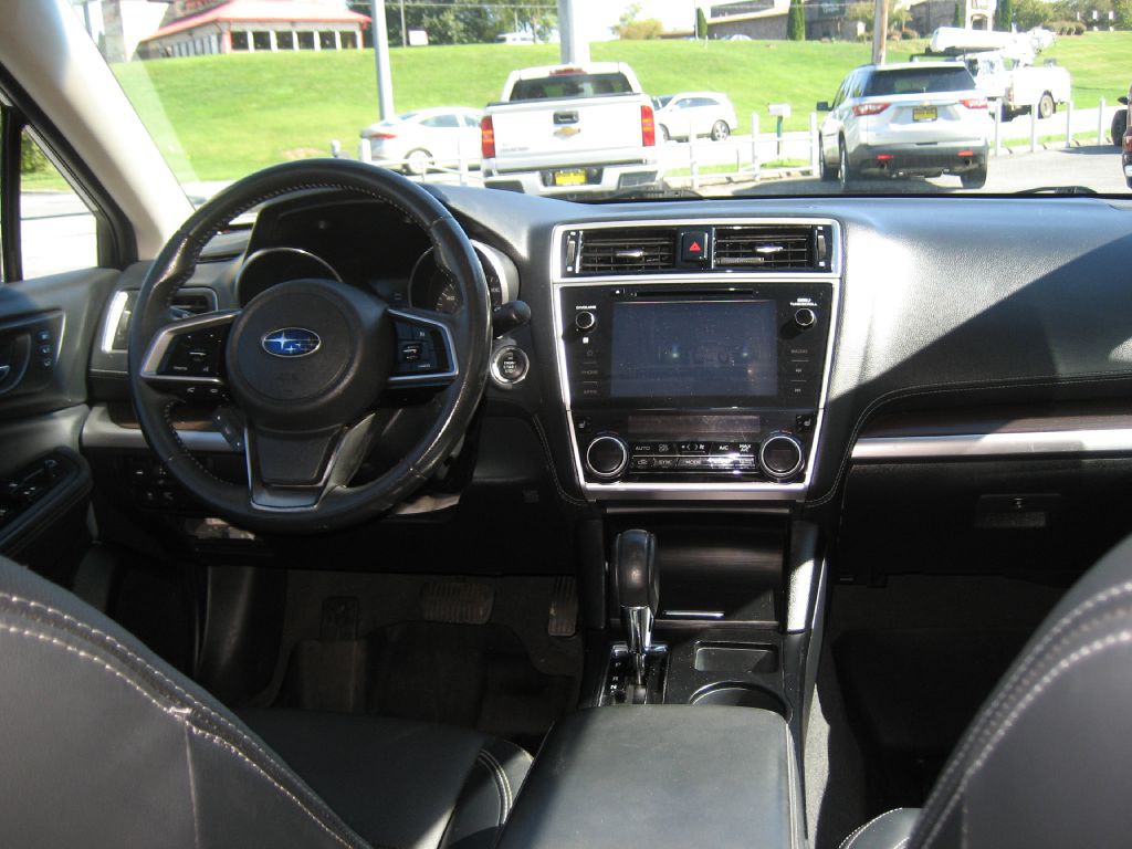 2018 Subaru Legacy Image 9