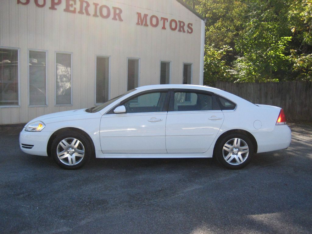2016 Chevrolet Impala Image 2