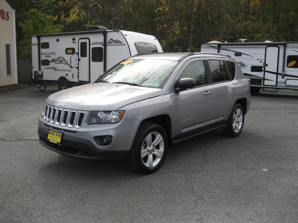 2017 Jeep Compass Image 1