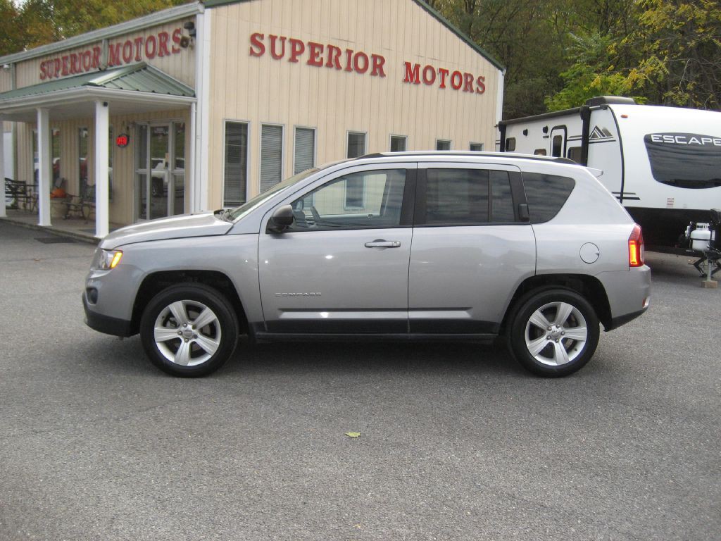 2017 Jeep Compass Image 2