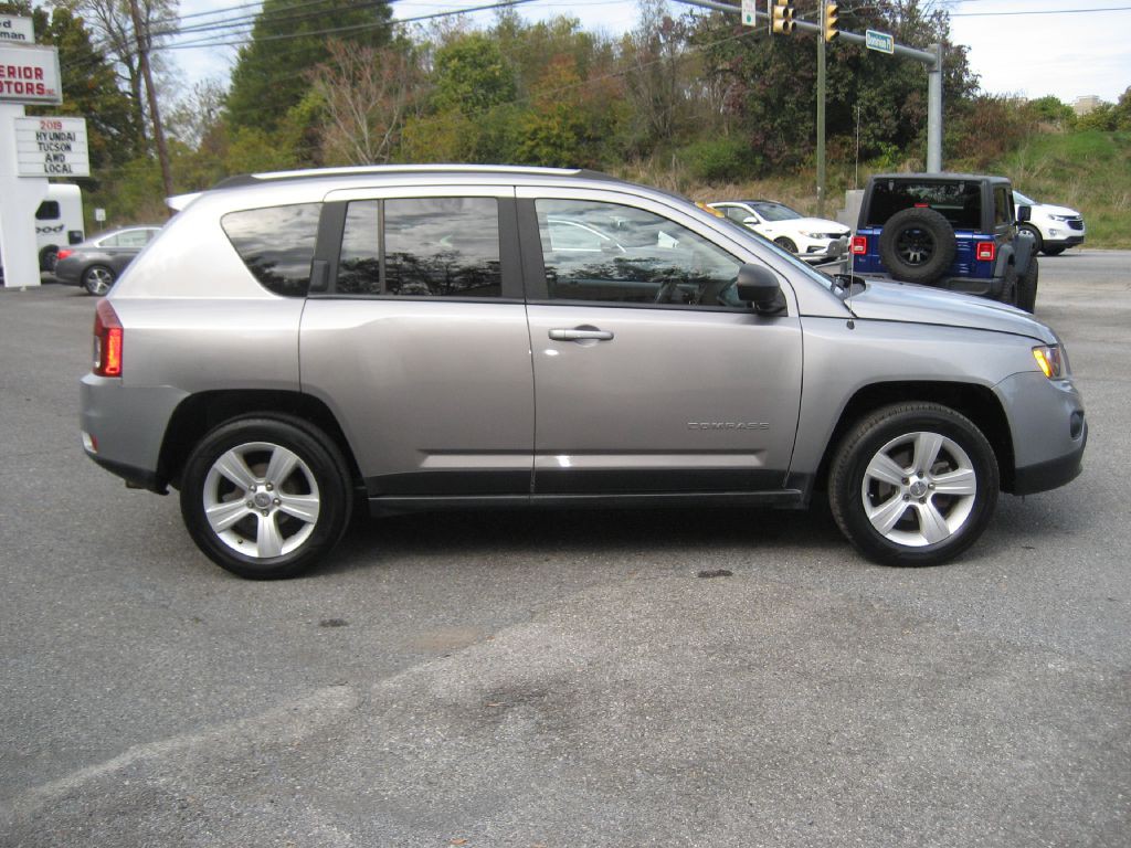 2017 Jeep Compass Image 4
