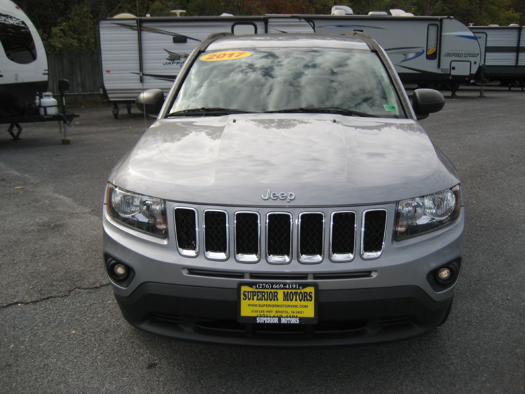 2017 Jeep Compass Image 5