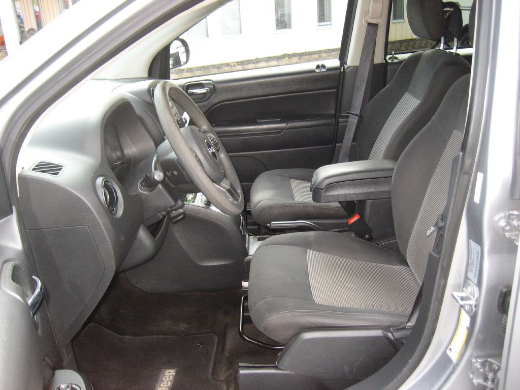 2017 Jeep Compass Image 6