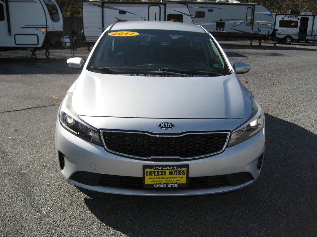 2017 Kia Forte Image 5