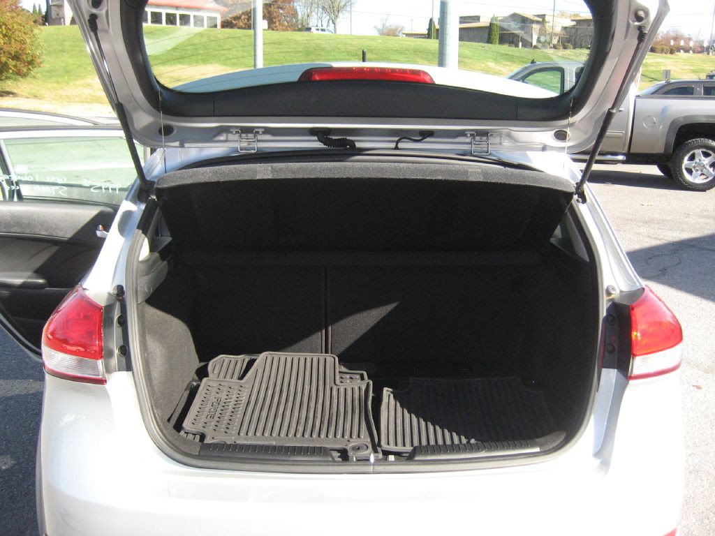 2017 Kia Forte Image 11