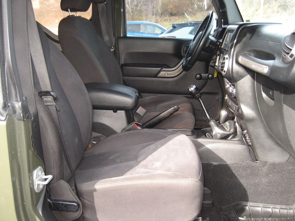 2016 Jeep Wrangler Image 8