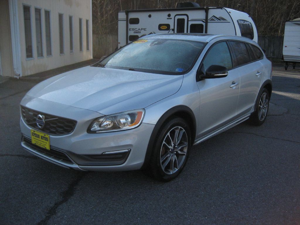 2016 Volvo V60 Image 2