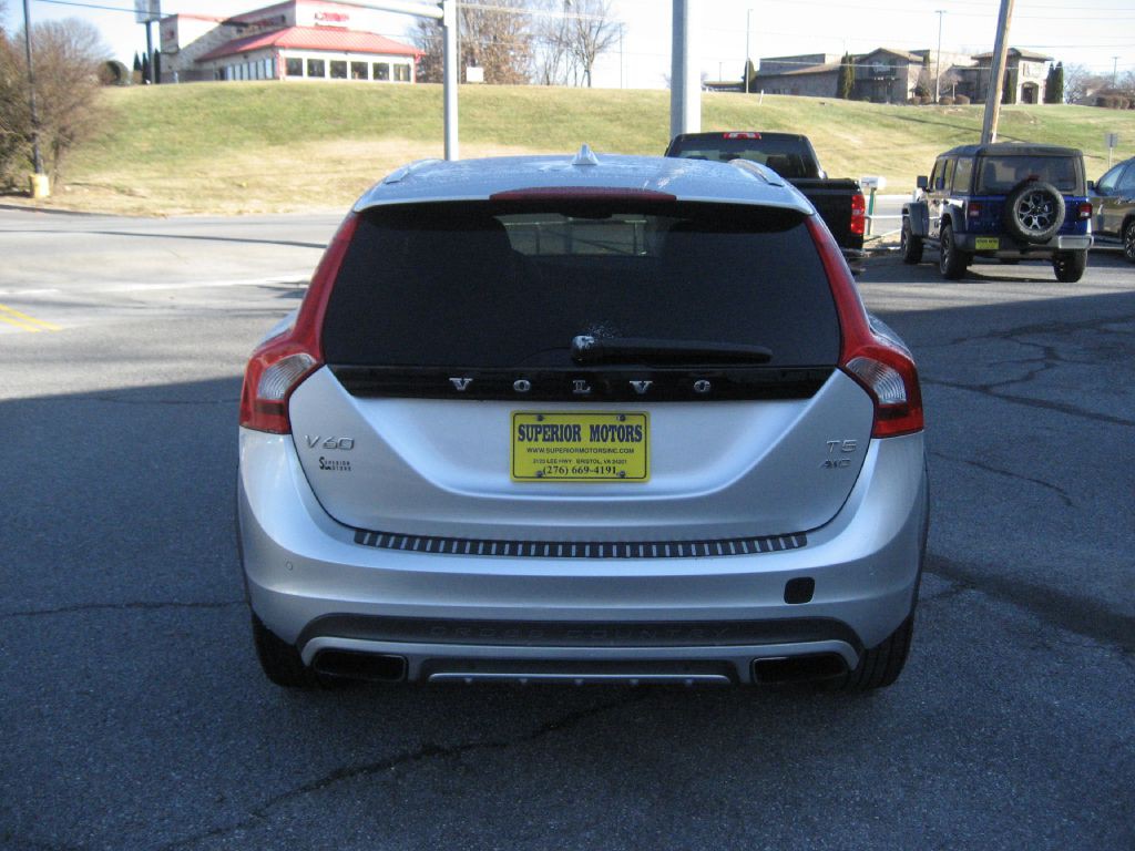 2016 Volvo V60 Image 3