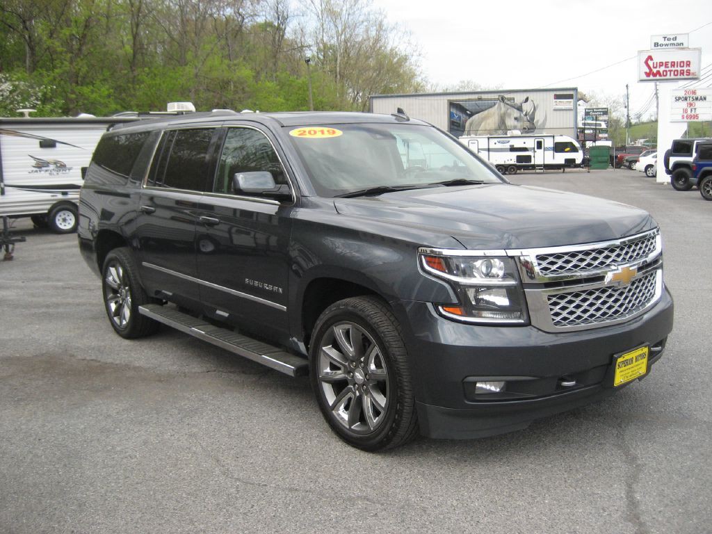 2019 Chevrolet Suburban Image 4