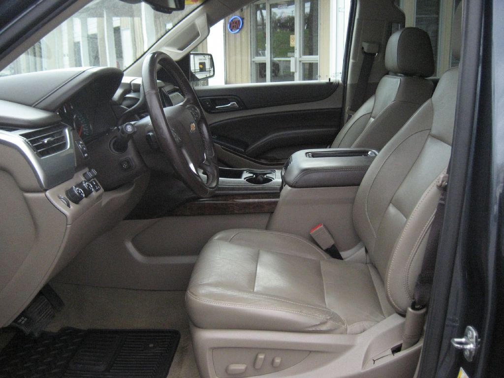 2019 Chevrolet Suburban Image 7