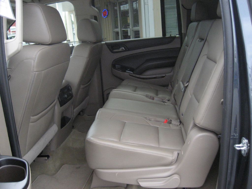 2019 Chevrolet Suburban Image 8