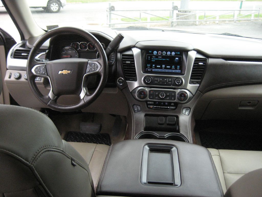 2019 Chevrolet Suburban Image 9