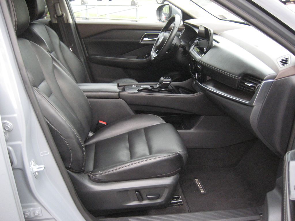 2021 Nissan Rogue Image 11