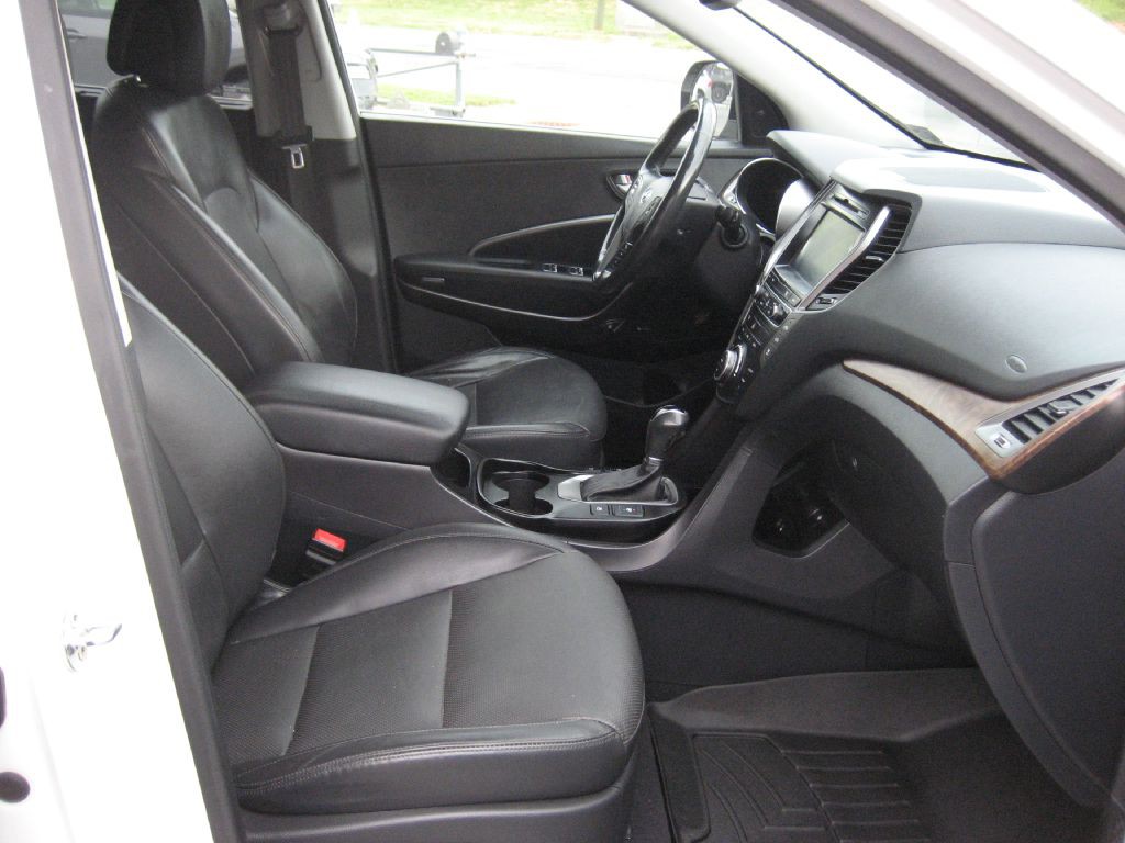 2018 Hyundai Santa Fe Image 11