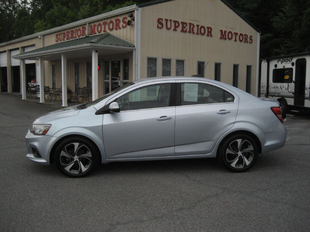 2017 Chevrolet Sonic Image 1