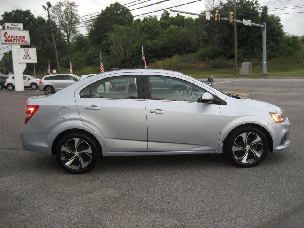 2017 Chevrolet Sonic Image 5