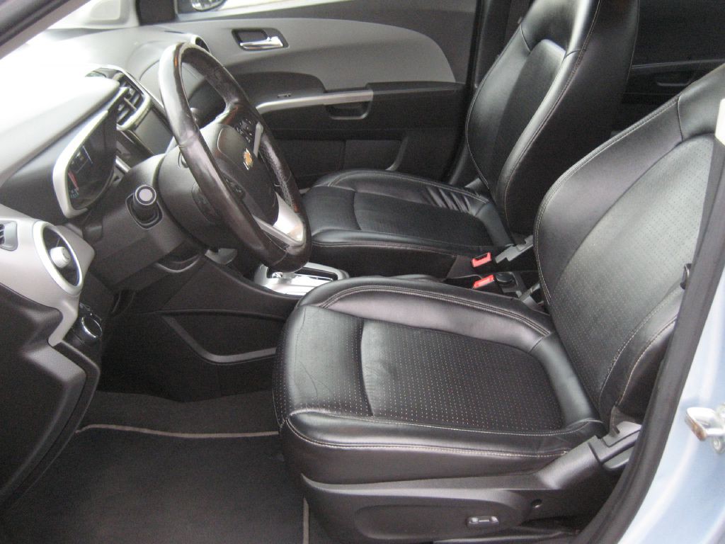 2017 Chevrolet Sonic Image 7
