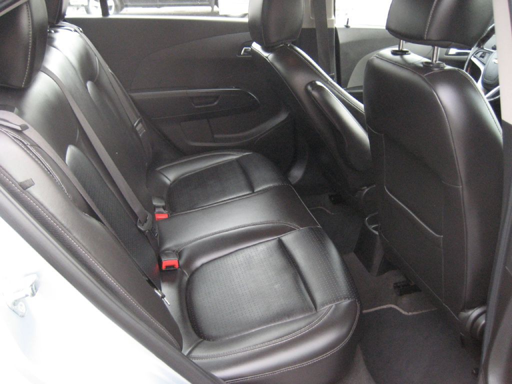 2017 Chevrolet Sonic Image 10