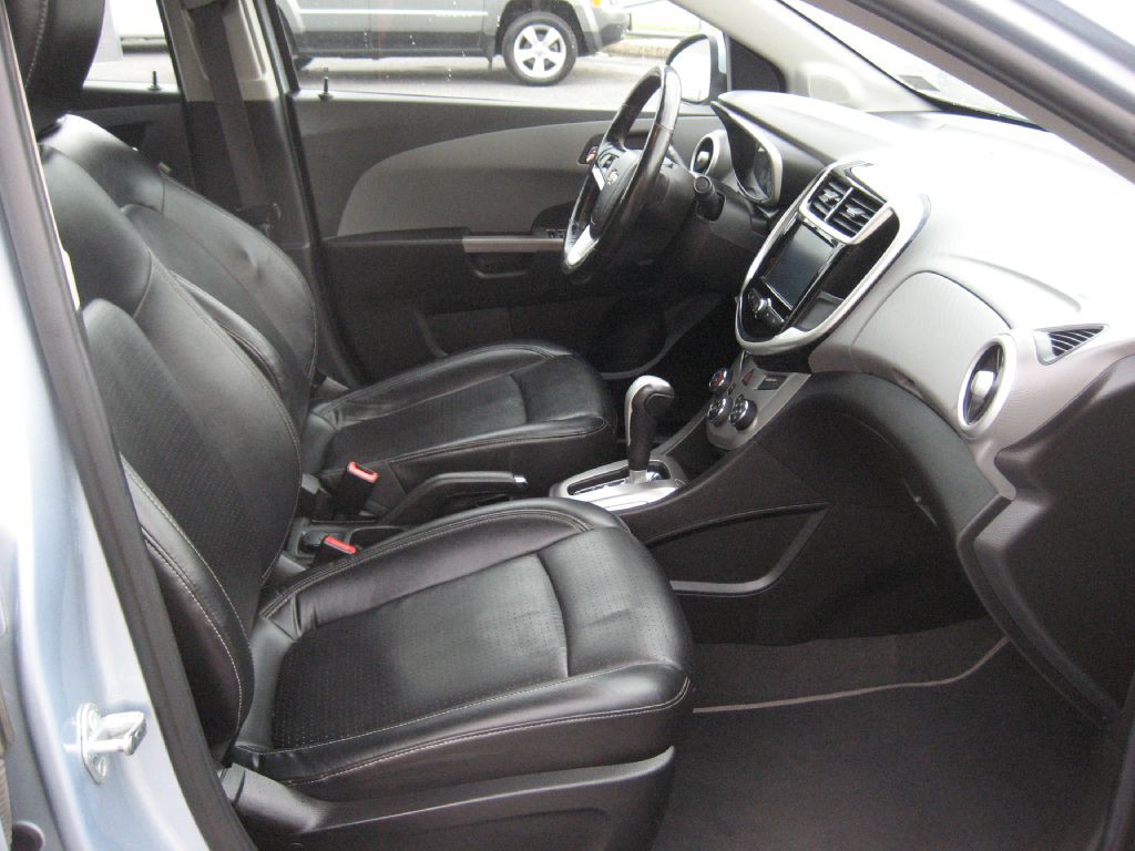 2017 Chevrolet Sonic Image 11