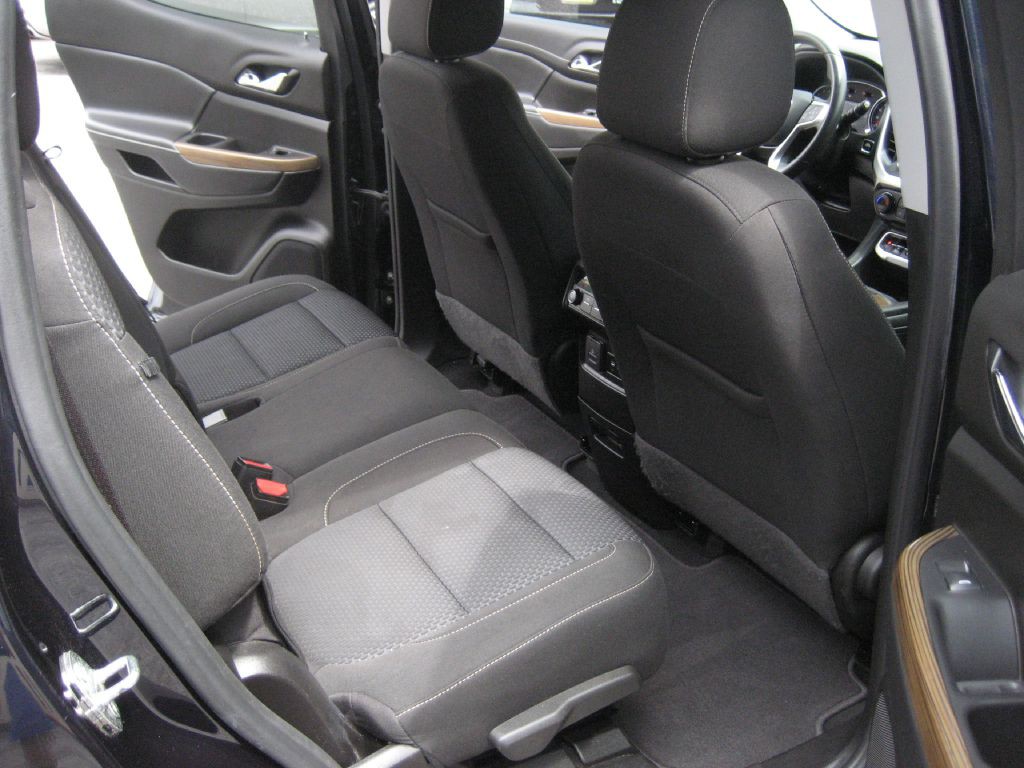 2021 GMC Acadia Image 10