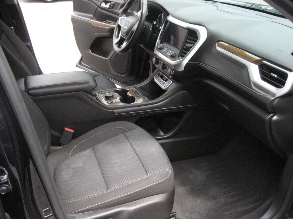 2021 GMC Acadia Image 11