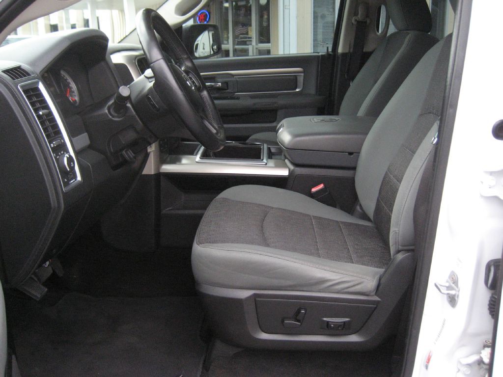 2015 RAM 1500 Image 7