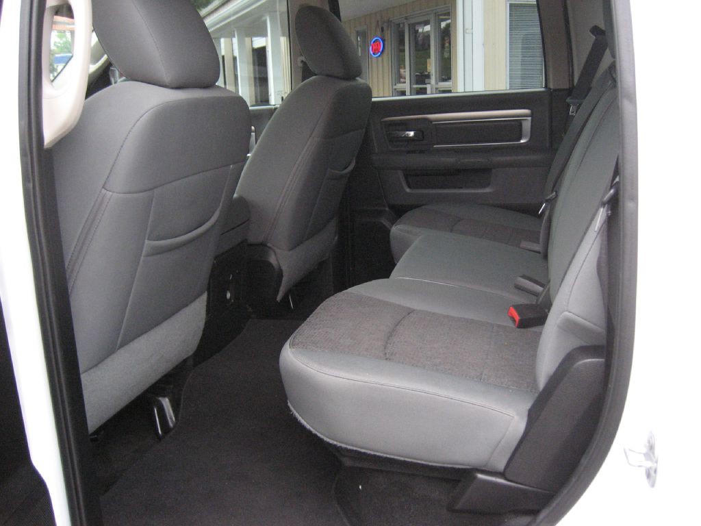 2015 RAM 1500 Image 8