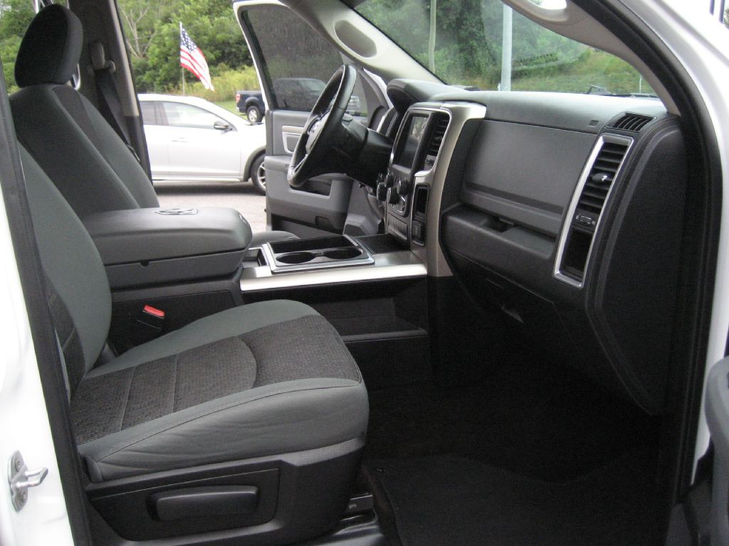 2015 RAM 1500 Image 11