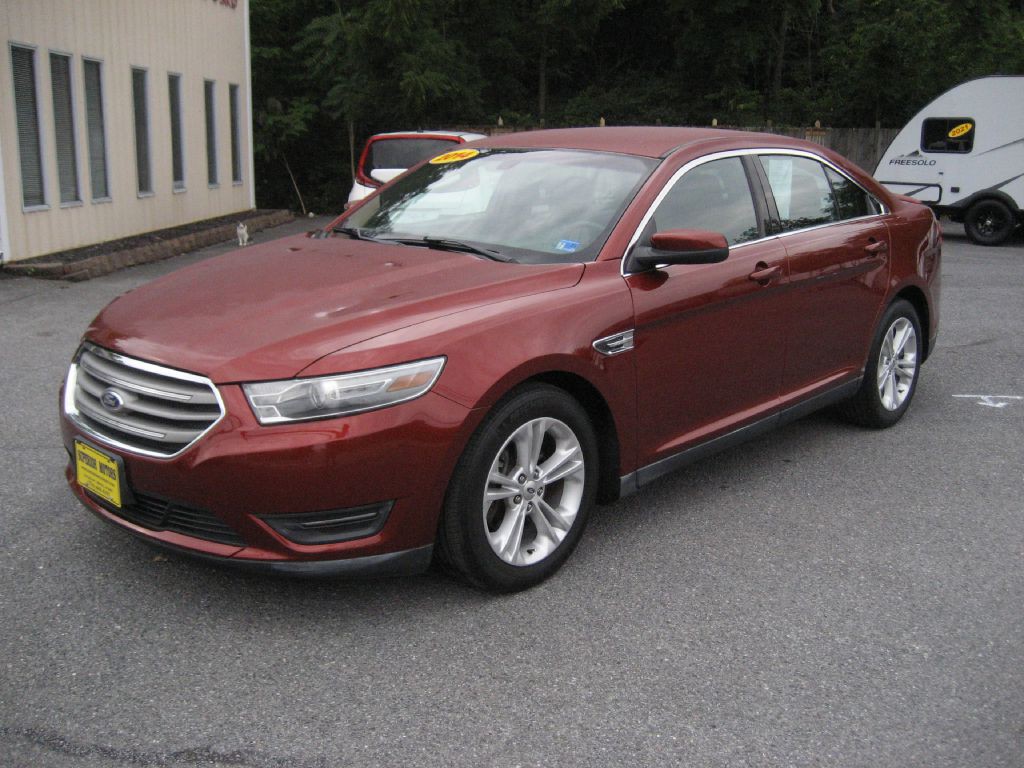 2014 Ford Taurus Image 2