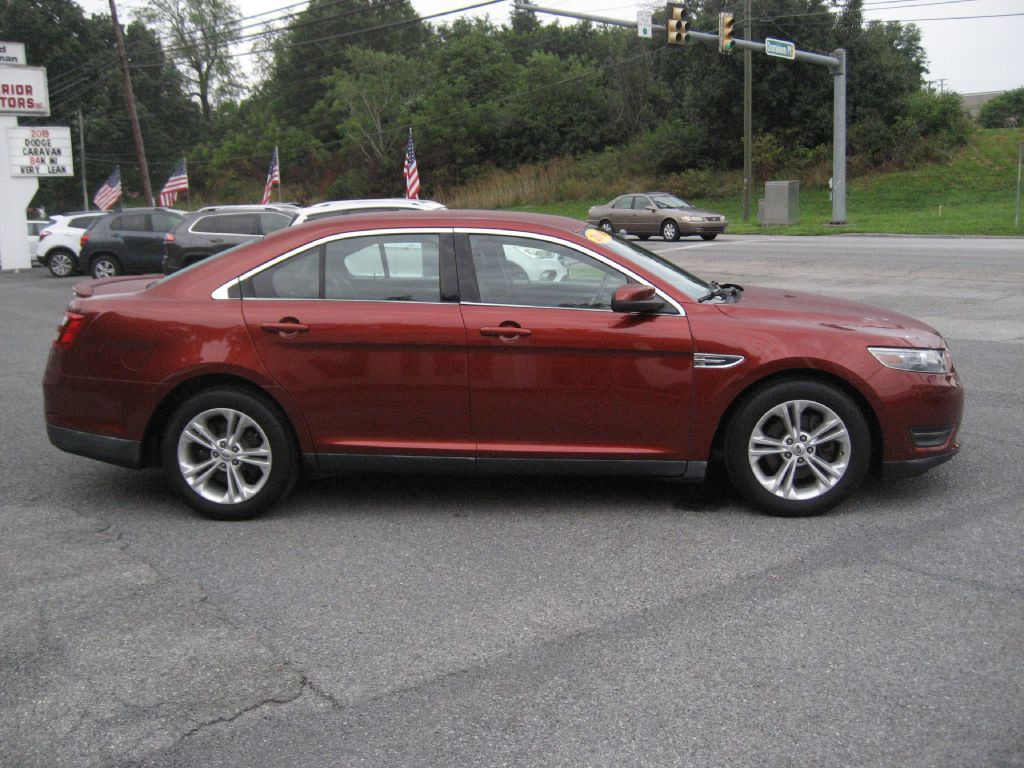 2014 Ford Taurus Image 5