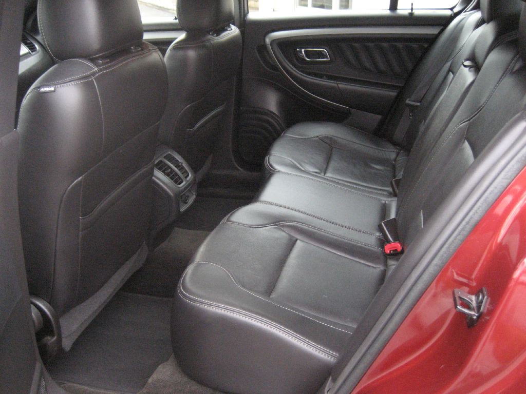 2014 Ford Taurus Image 8