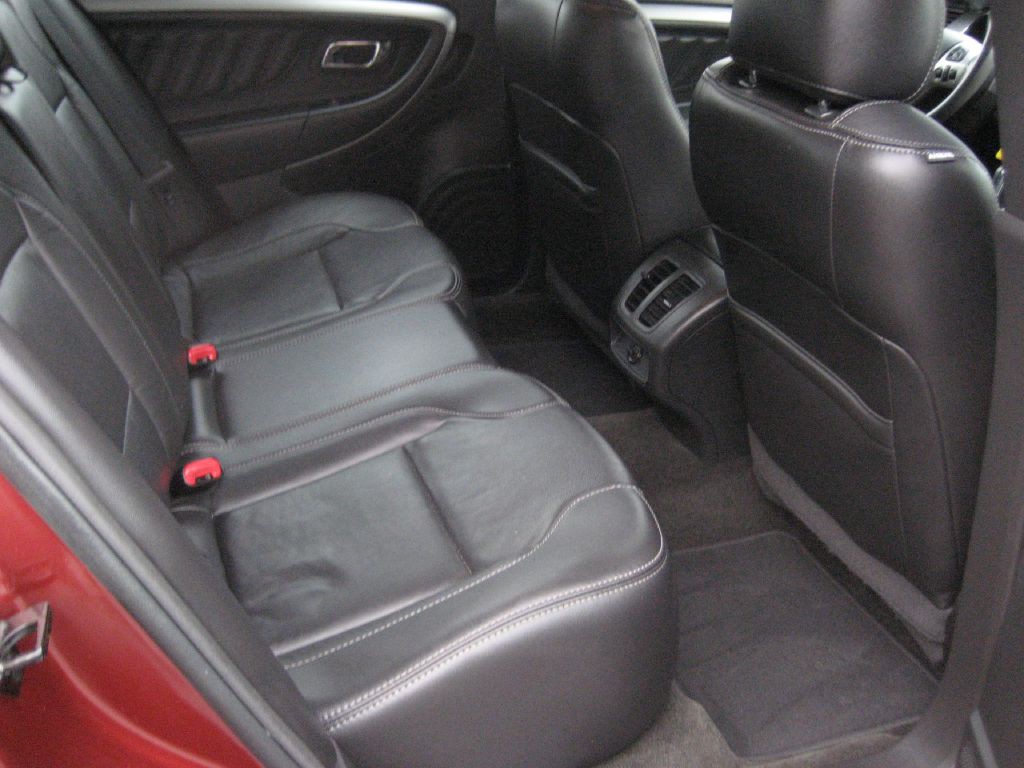 2014 Ford Taurus Image 10
