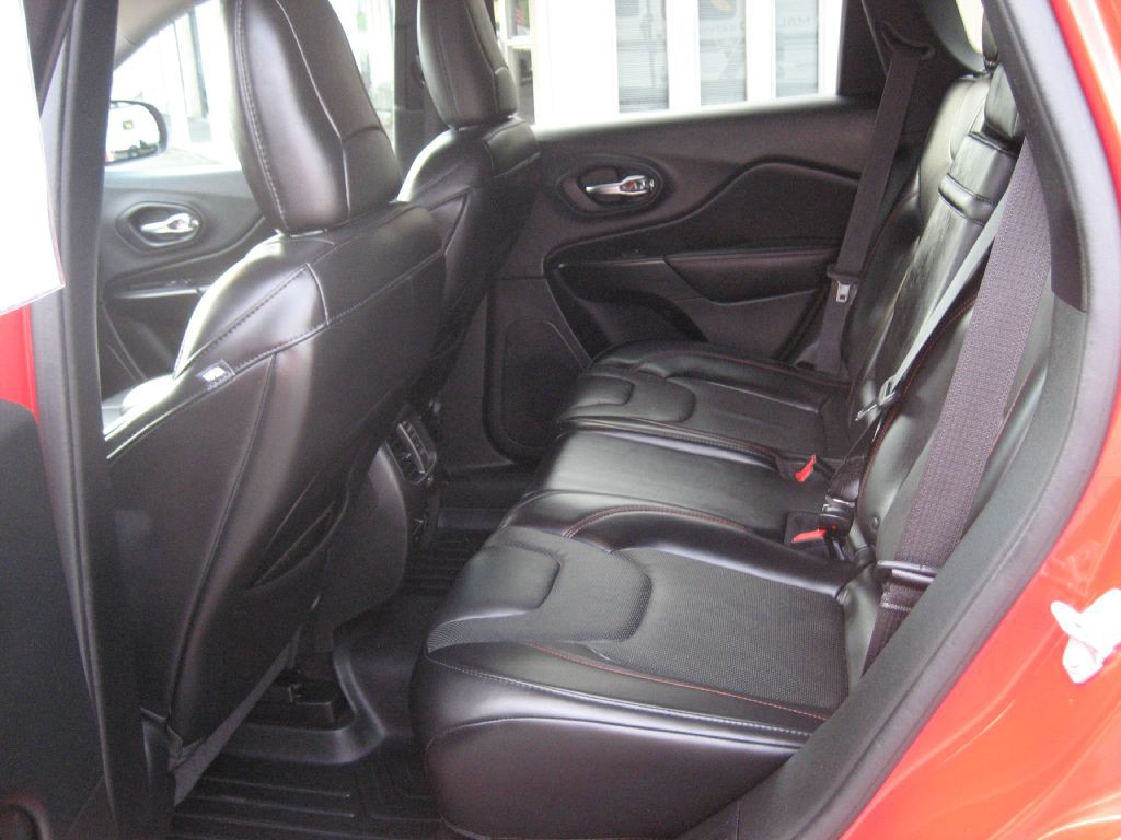 2019 Jeep Cherokee Image 8