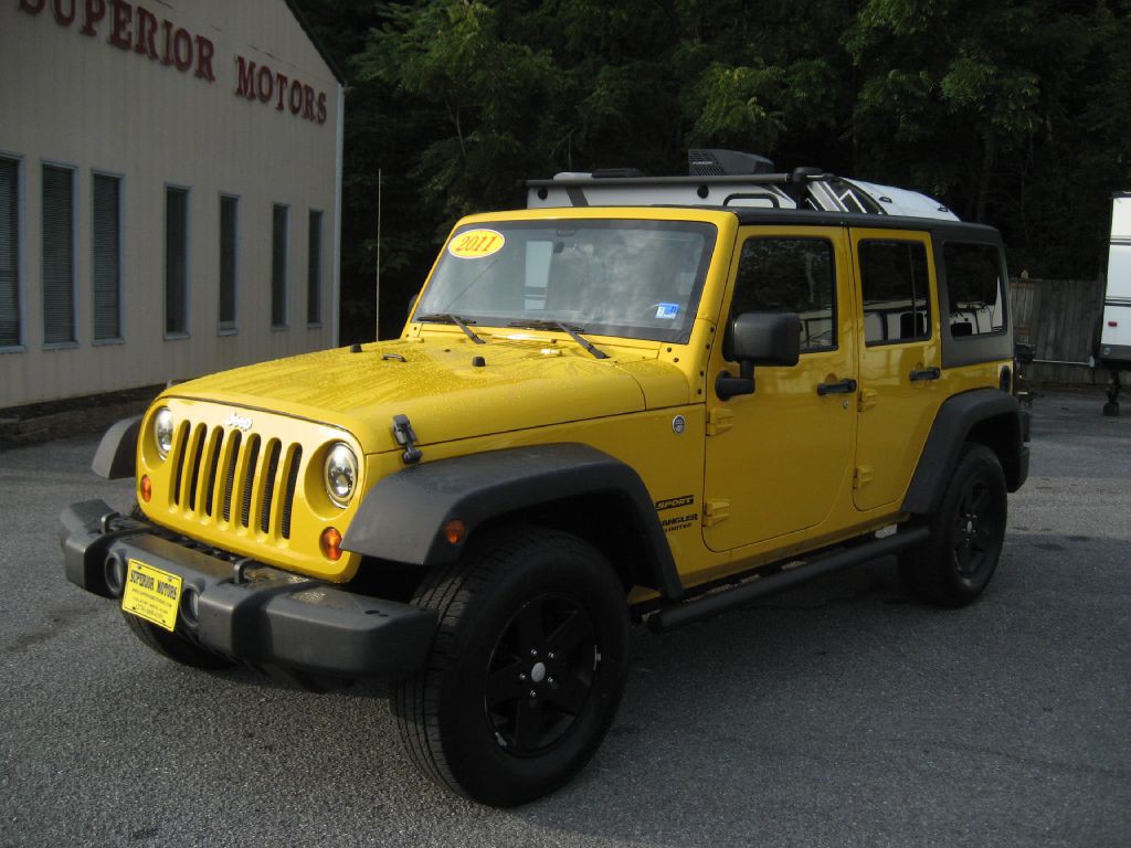 2011 Jeep Wrangler Unlimited Image 2