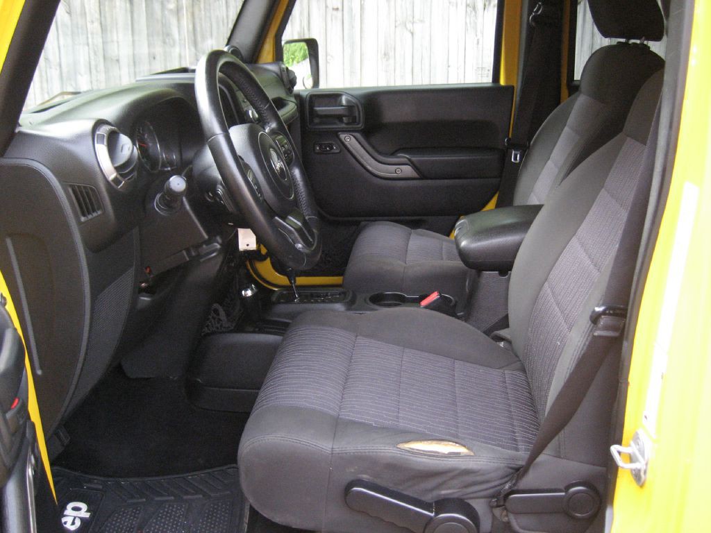 2011 Jeep Wrangler Unlimited Image 6