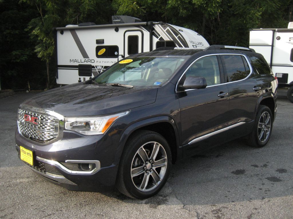2019 GMC Acadia Image 2