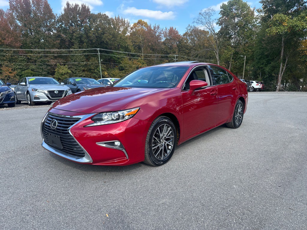 2016 Lexus ES Image 2