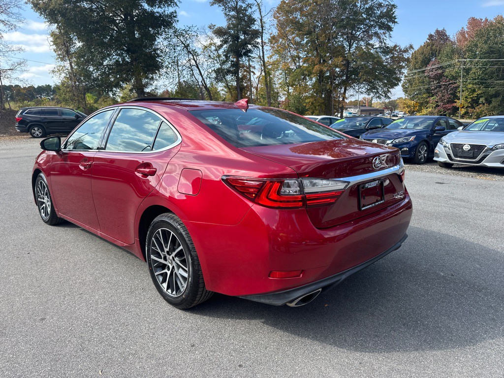 2016 Lexus ES Image 5